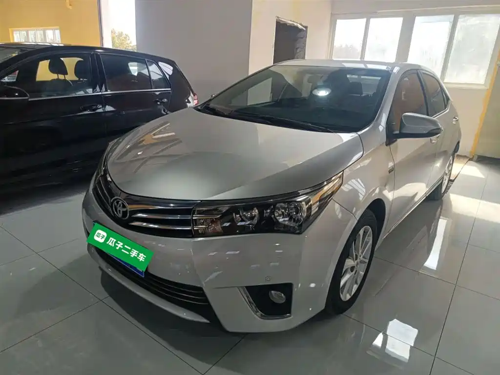 Toyota Corolla 2015 — фото 1