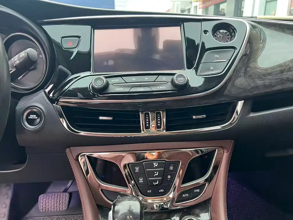 Buick Envision Plus 2016 — фото 7