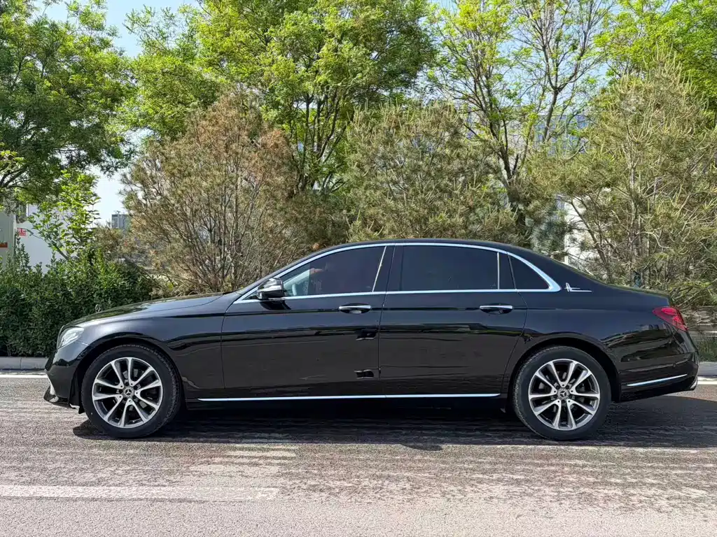 Mercedes-Benz E-Class 2017 — фото 14