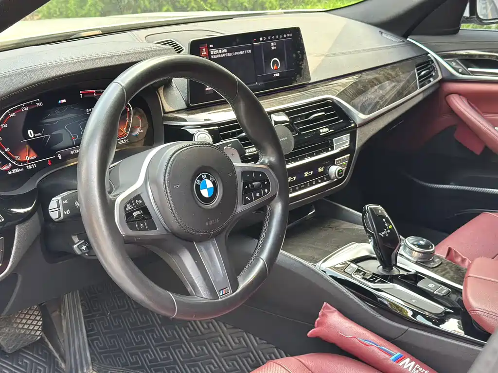 BMW 5 Series 2020 — фото 16