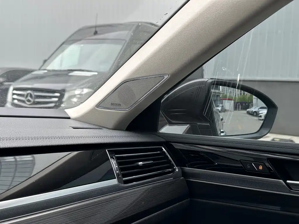 Volkswagen Phideon 2018 — фото 17