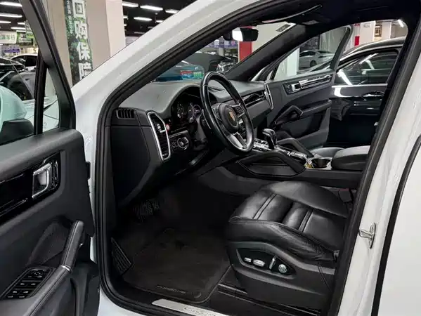 Porsche Cayenne 2020