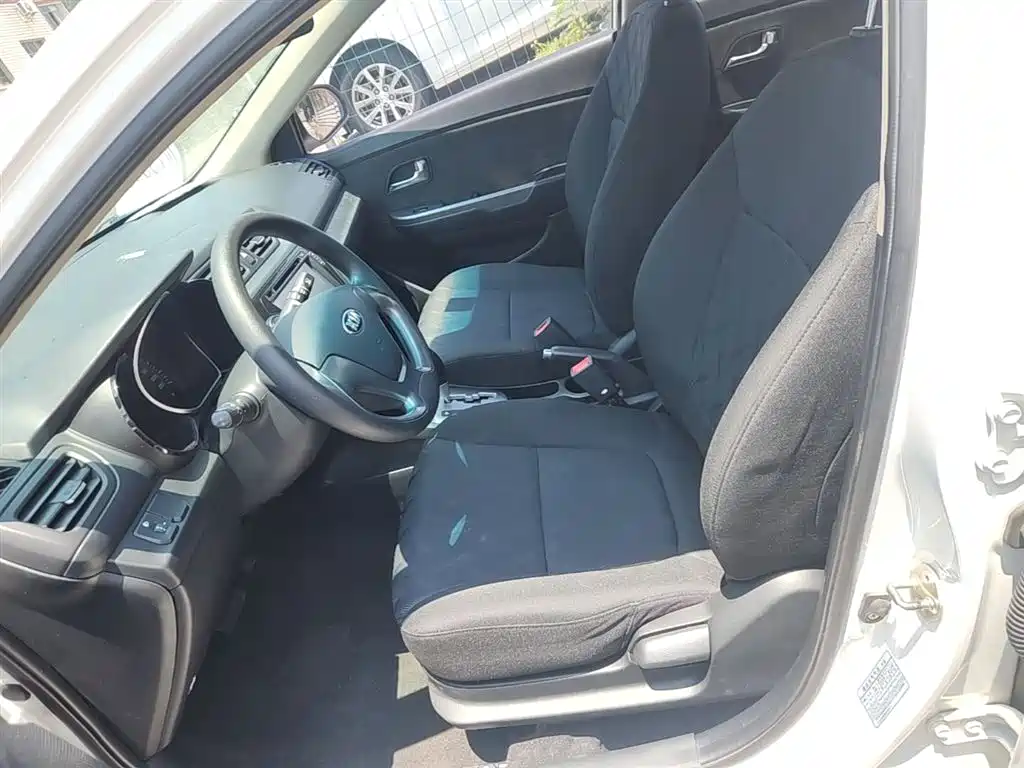 Kia K2 2015 — фото 15