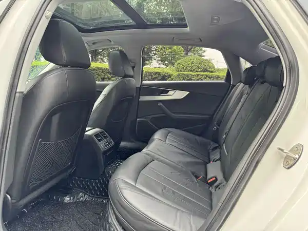 Audi A4L 2018