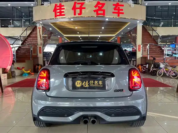 MINI MINI 2022