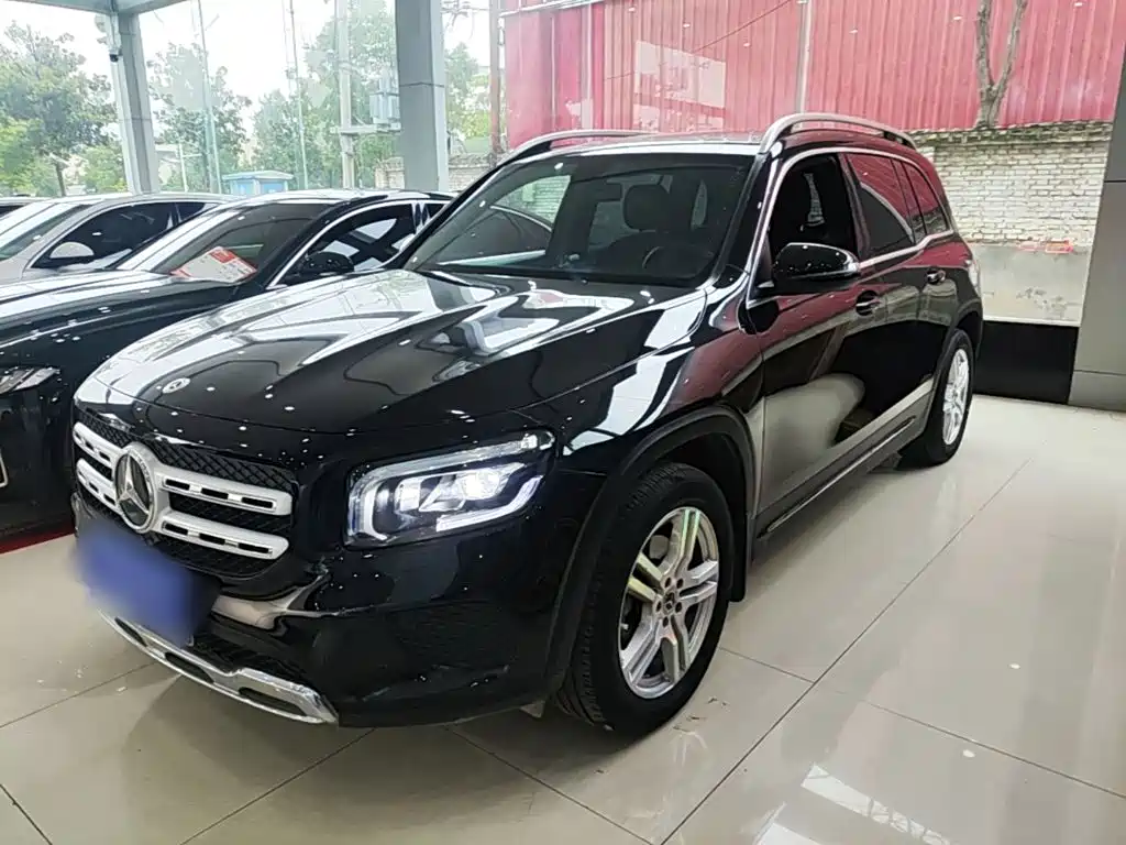 Mercedes-Benz GLB 2023 — фото 1