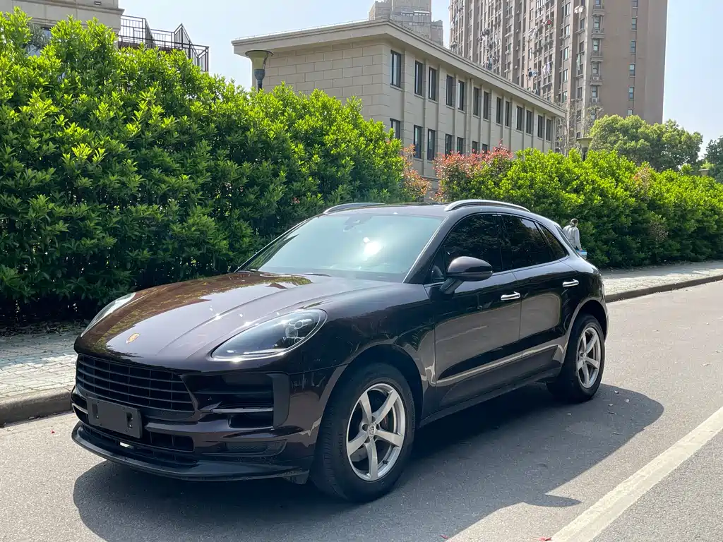 Porsche Macan 2019 — фото 1