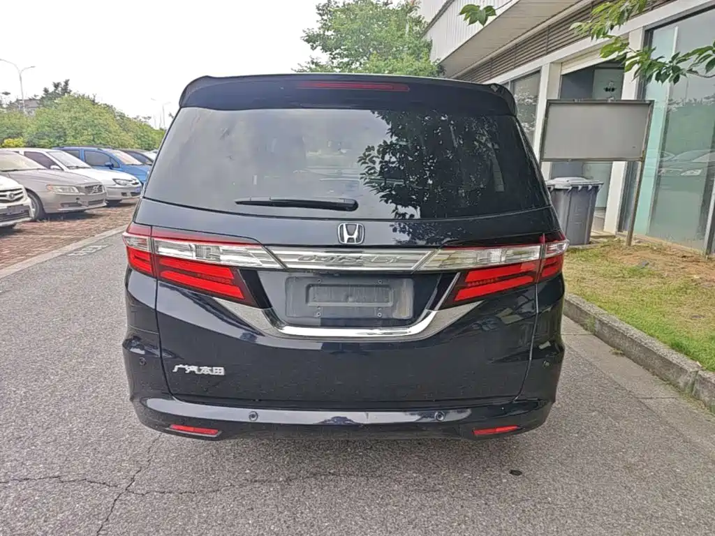 Honda Odyssey 2017 — фото 6