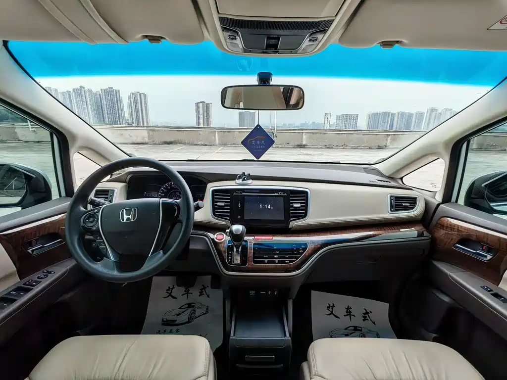 Honda Odyssey 2017 — фото 14