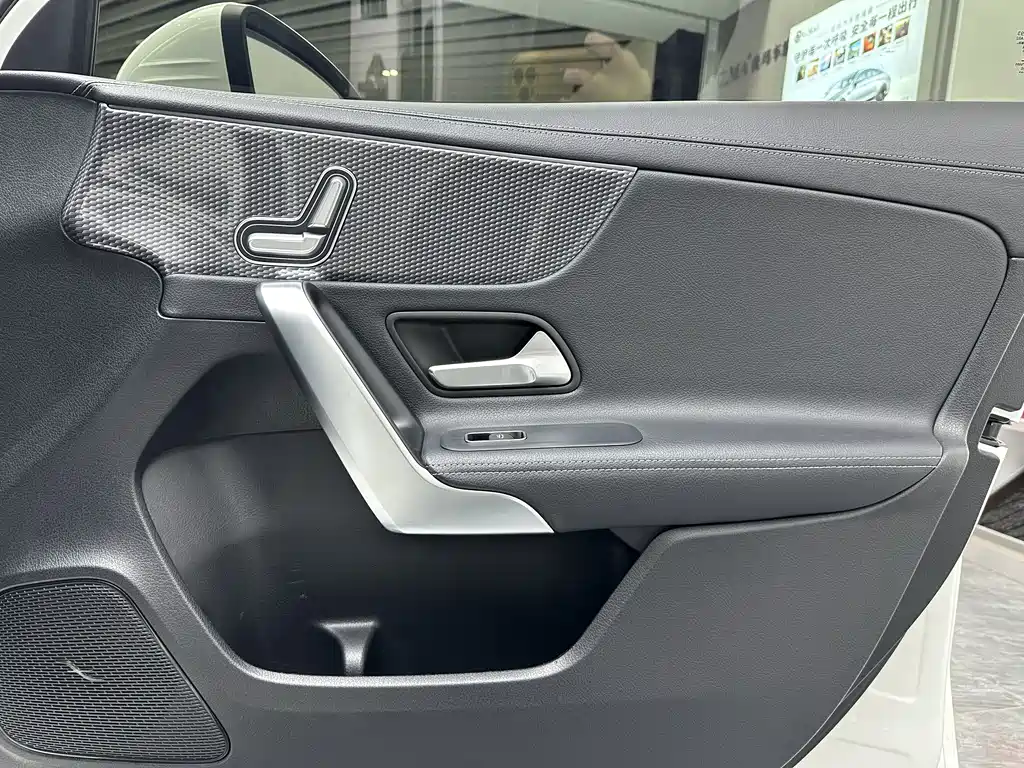 Mercedes-Benz A-Class 2020 — фото 25