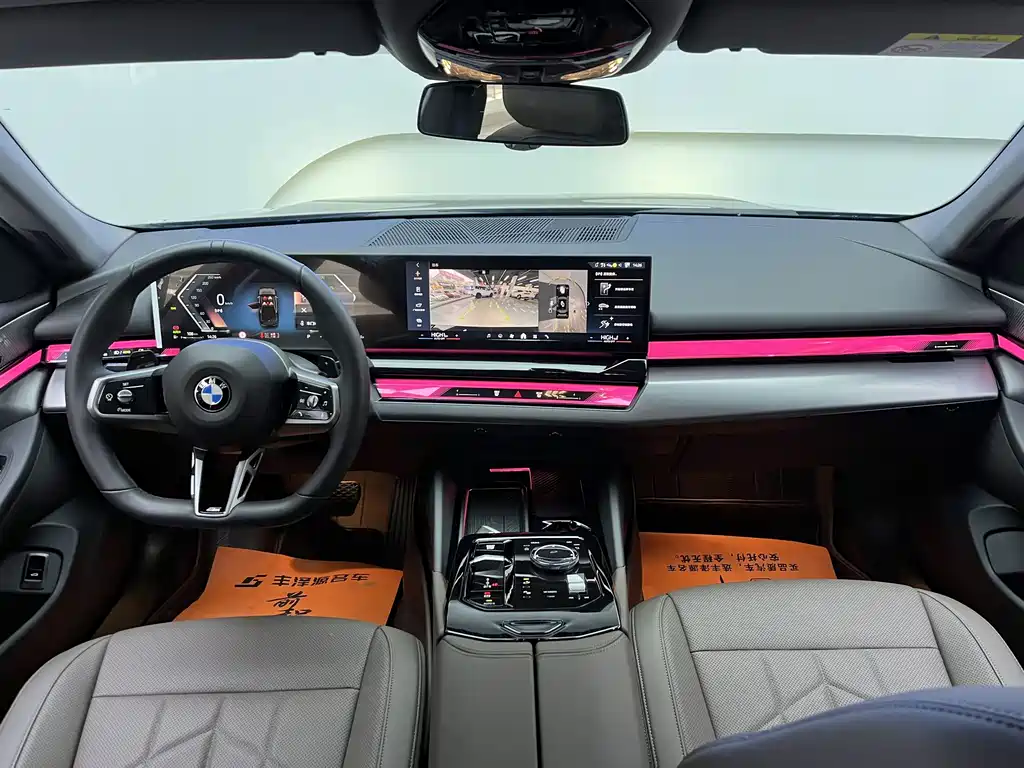BMW 5 Series 2025 — фото 10