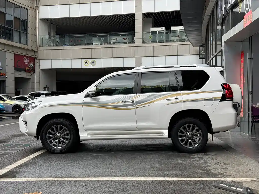 Toyota Prado 2020 — фото 3