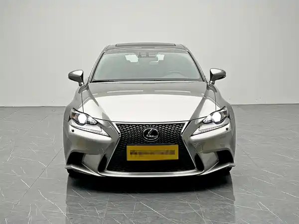 Lexus IS 2016