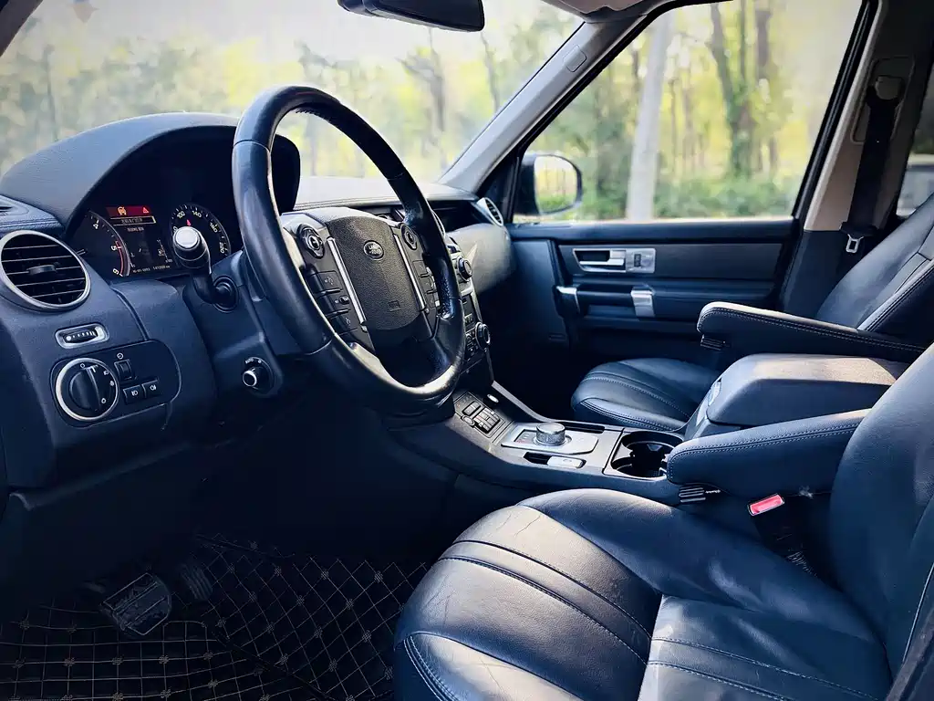 Land Rover Discovery 2015 — фото 12