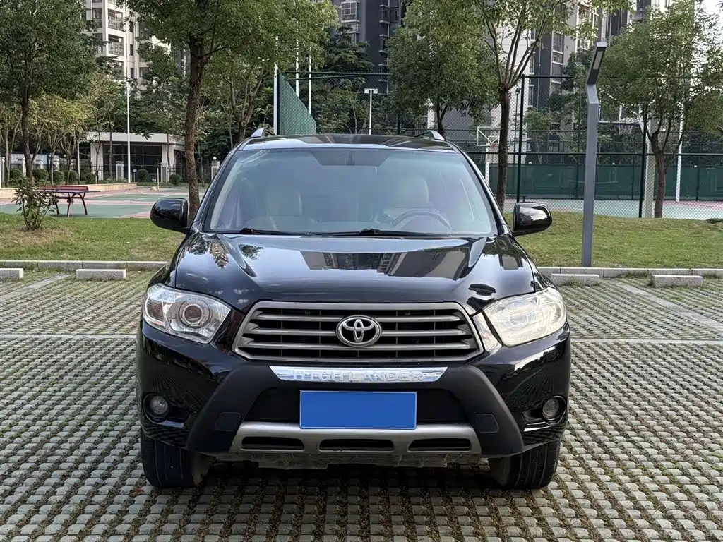 Toyota Highlander 2010 — фото 2