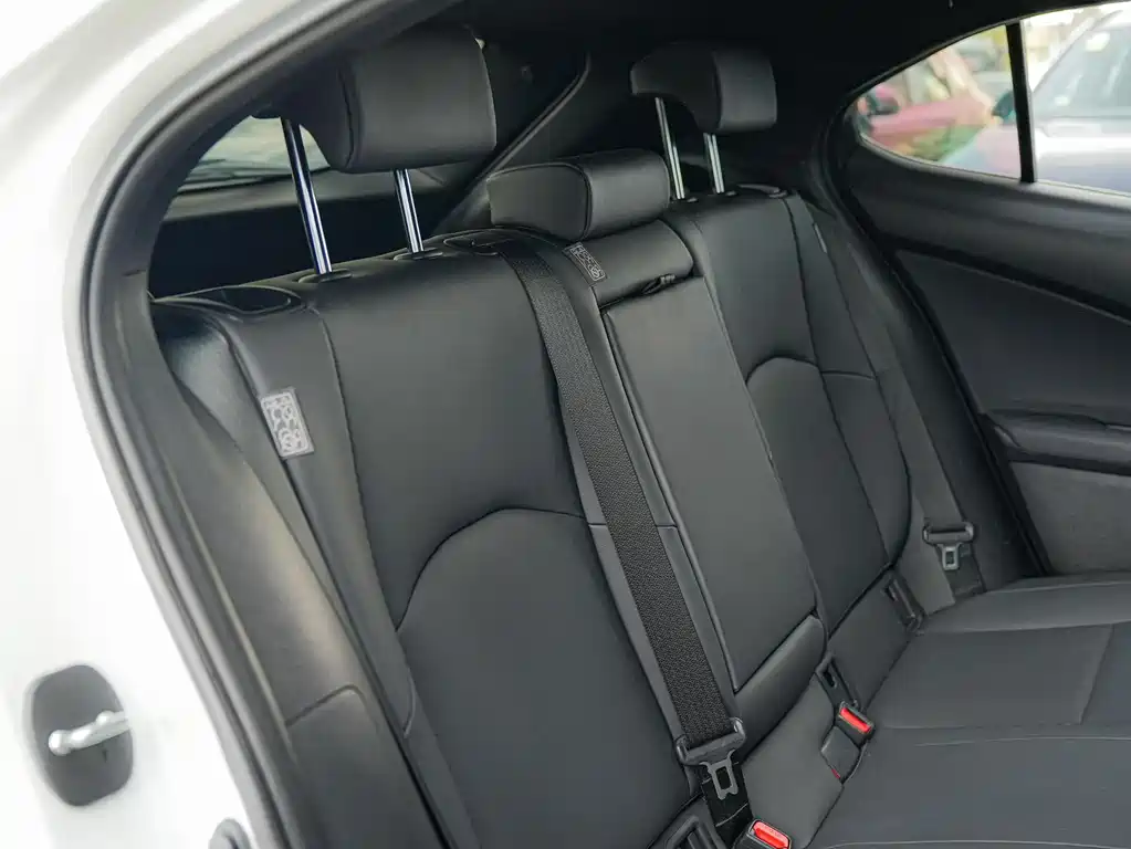 Lexus UX 2023 — фото 15