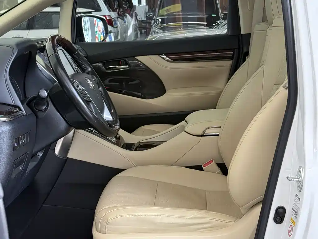 Toyota Alphard 2018 — фото 7