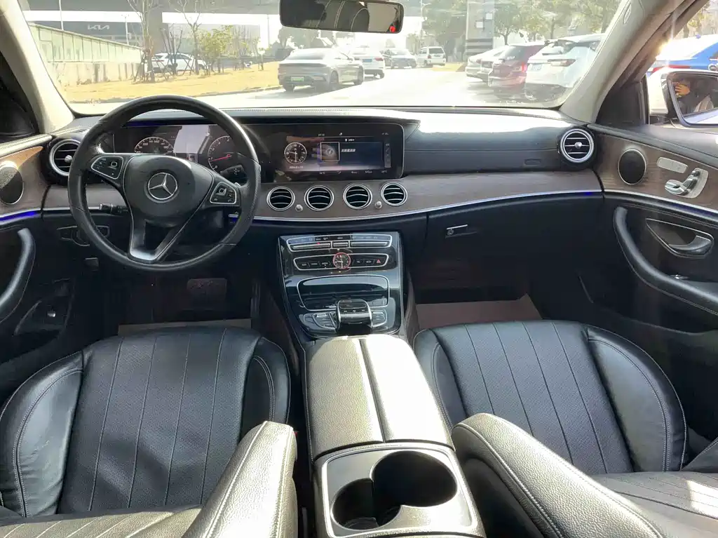 Mercedes-Benz E-Class 2017 — фото 10