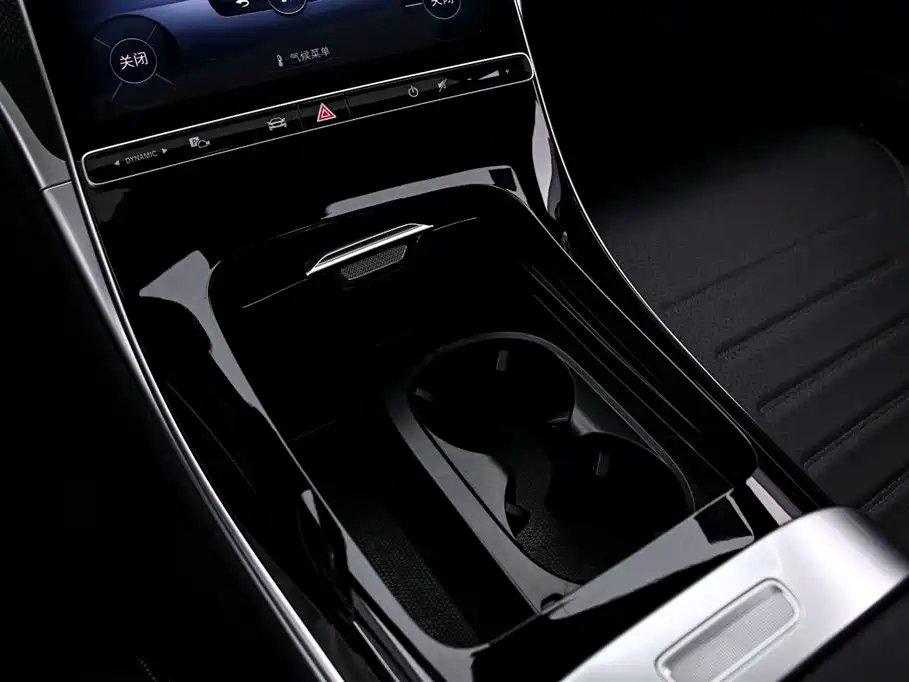 Mercedes-Benz C-Class 2022 — фото 9