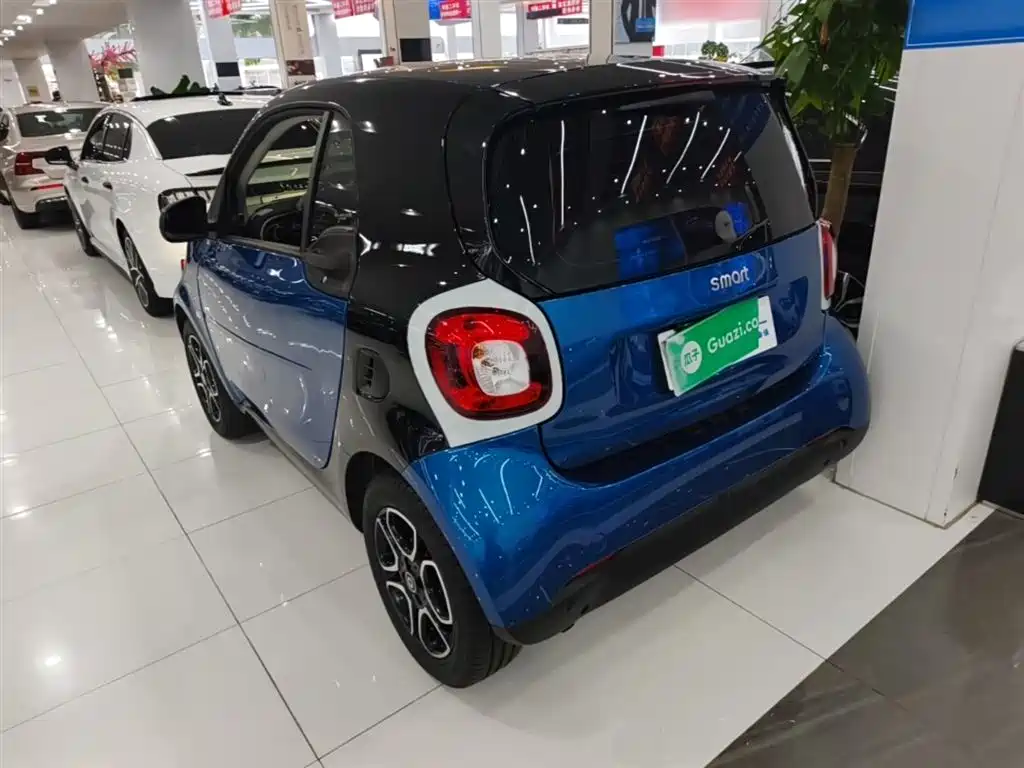smart Fortwo 2019 — фото 5
