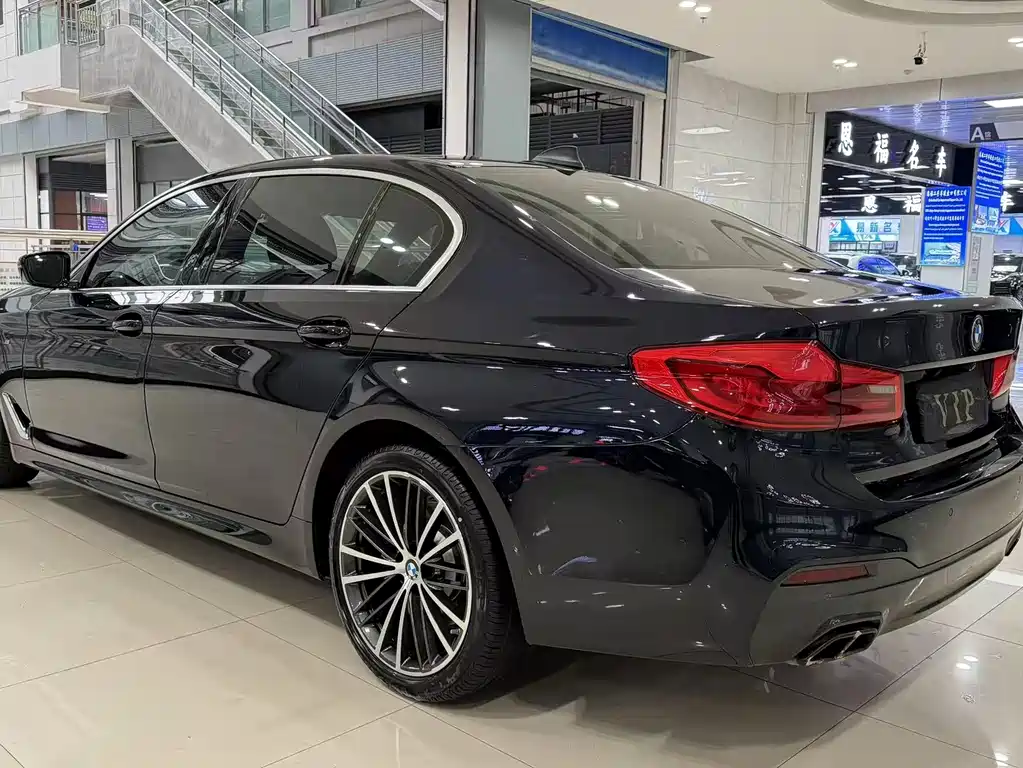 BMW 5 Series 2020 — фото 11