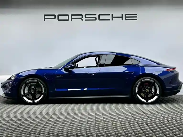 Porsche Taycan 2021 — фото 4