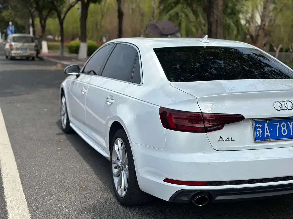 Audi A4L 2018 — фото 6