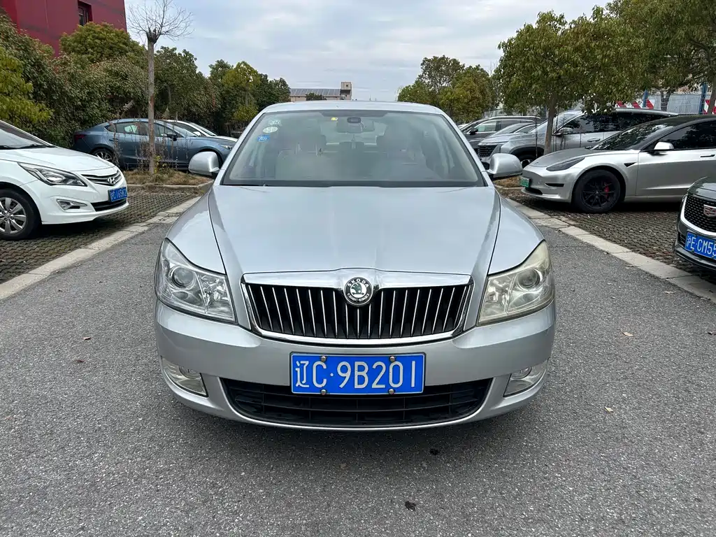 Skoda Octavia 2013 — фото 2