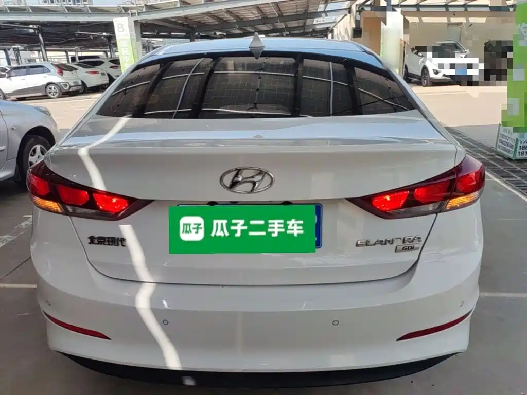 Hyundai Elantra 2016 — фото 6