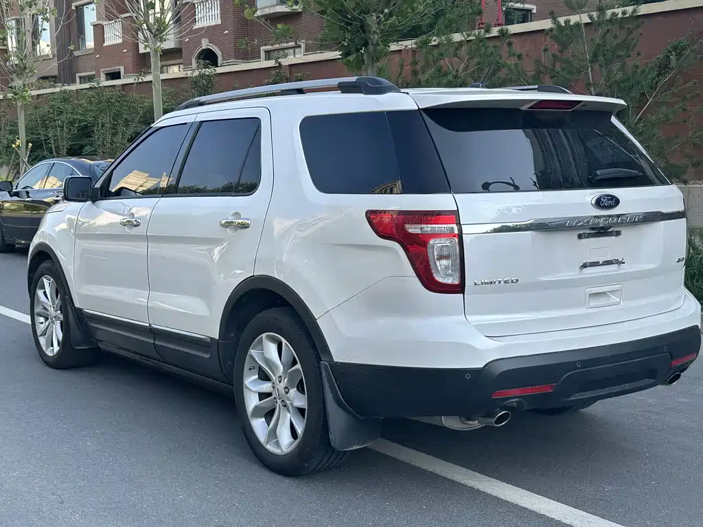 Ford Explorer 2014 — фото 18
