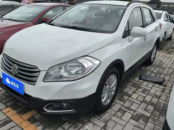 Suzuki S-Cross 2015