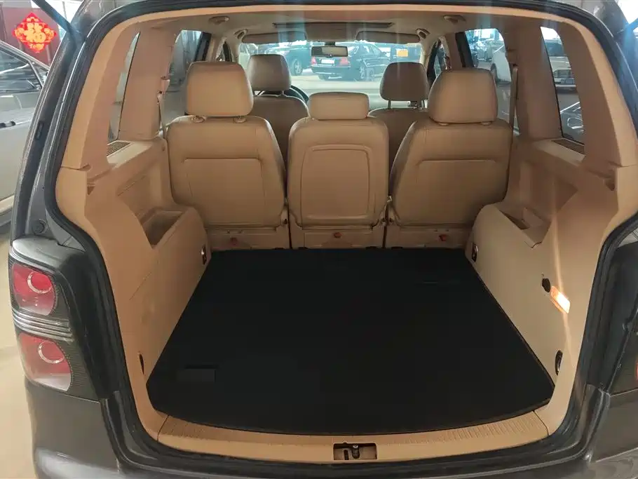 Volkswagen Touran 2015 — фото 4