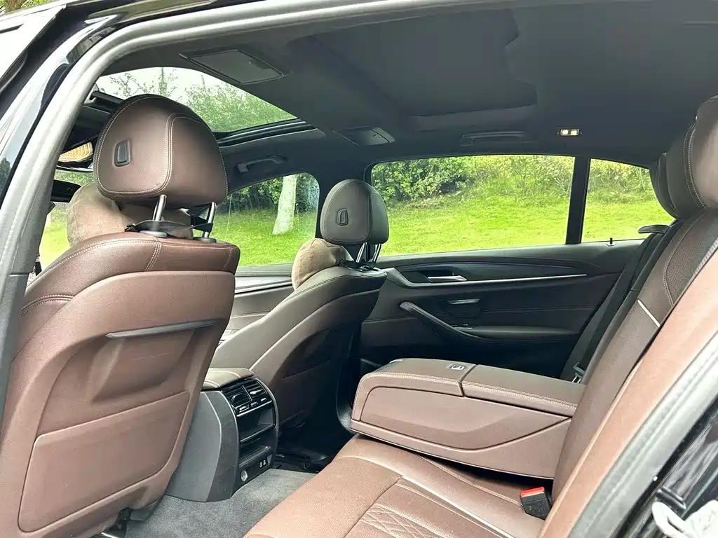 BMW 5 Series 2021