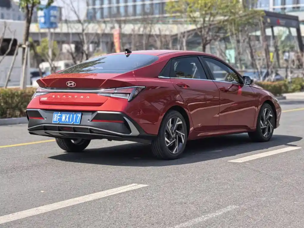Hyundai Elantra 2024