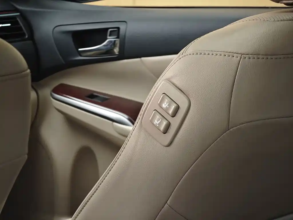 Toyota Camry 2013 — фото 24