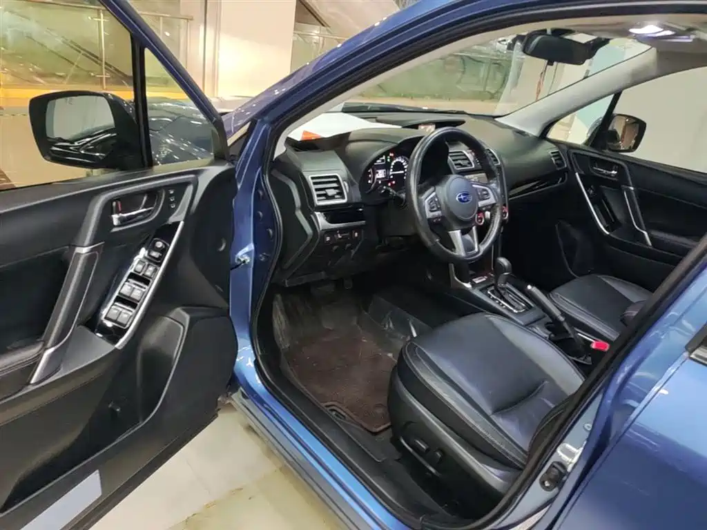 Subaru Forester 2018 — фото 16