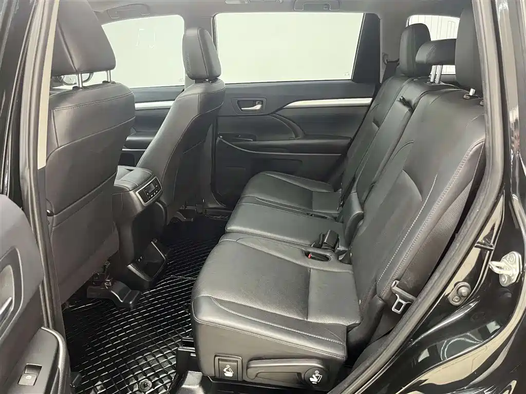 Toyota Highlander 2021 — фото 15