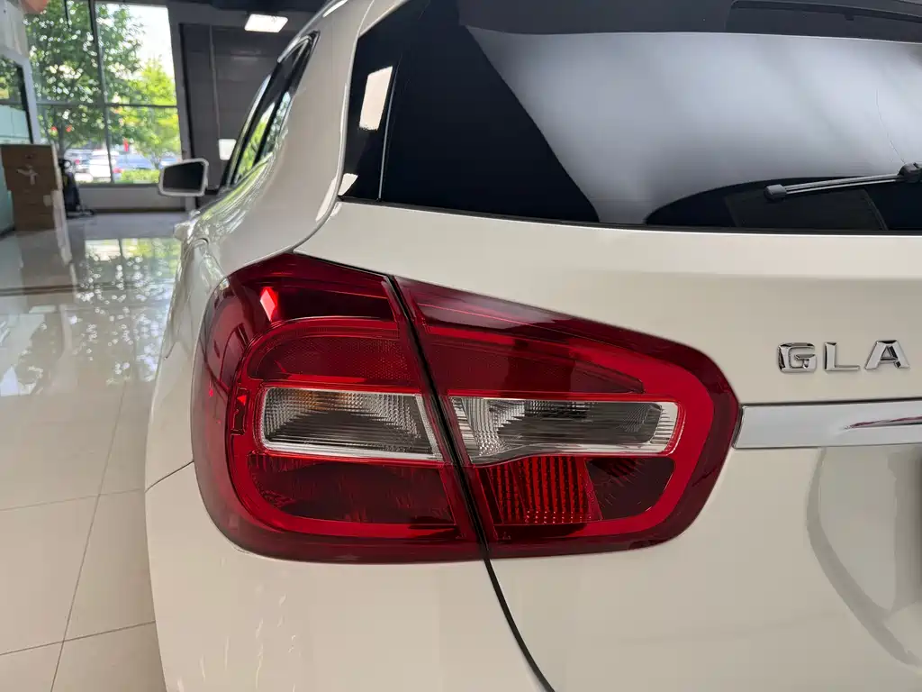 Mercedes-Benz GLA 2015 — фото 12