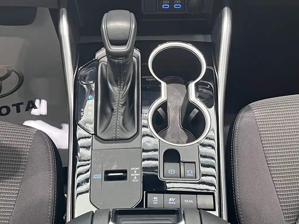 Toyota Crown Kluger 2021 — фото 17