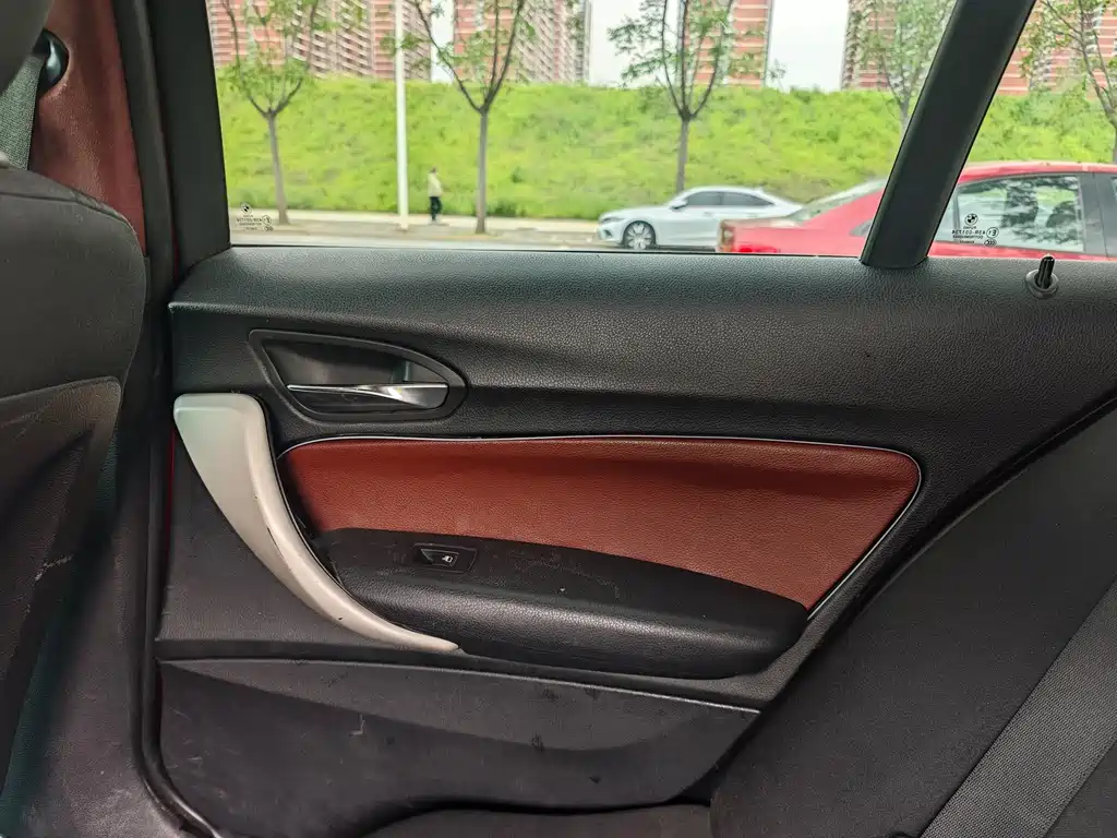 BMW 1 Series 2014 — фото 11