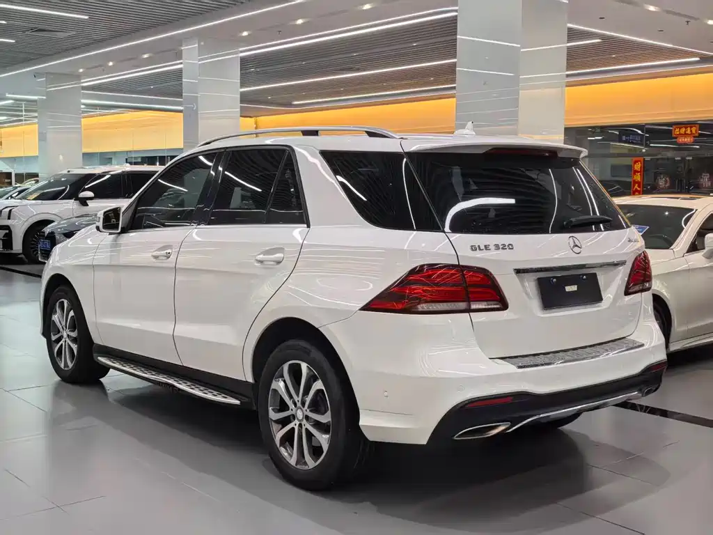 Mercedes-Benz GLE 2016 — фото 4
