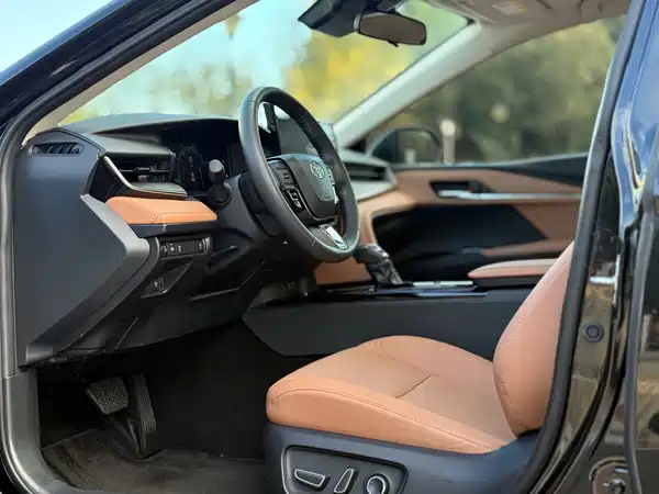 Toyota Camry 2025