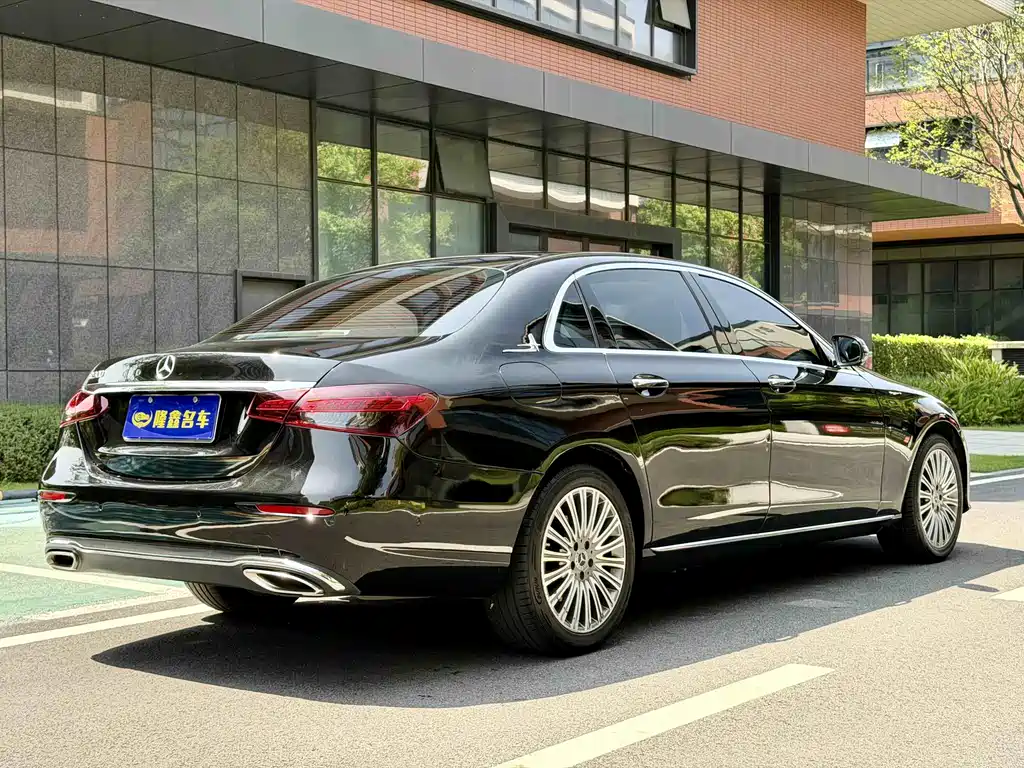 Mercedes-Benz E-Class 2022 — фото 3
