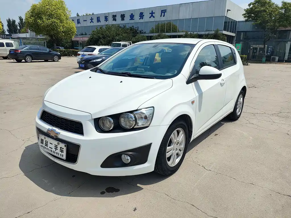 Chevrolet Aveo 2014 — фото 1