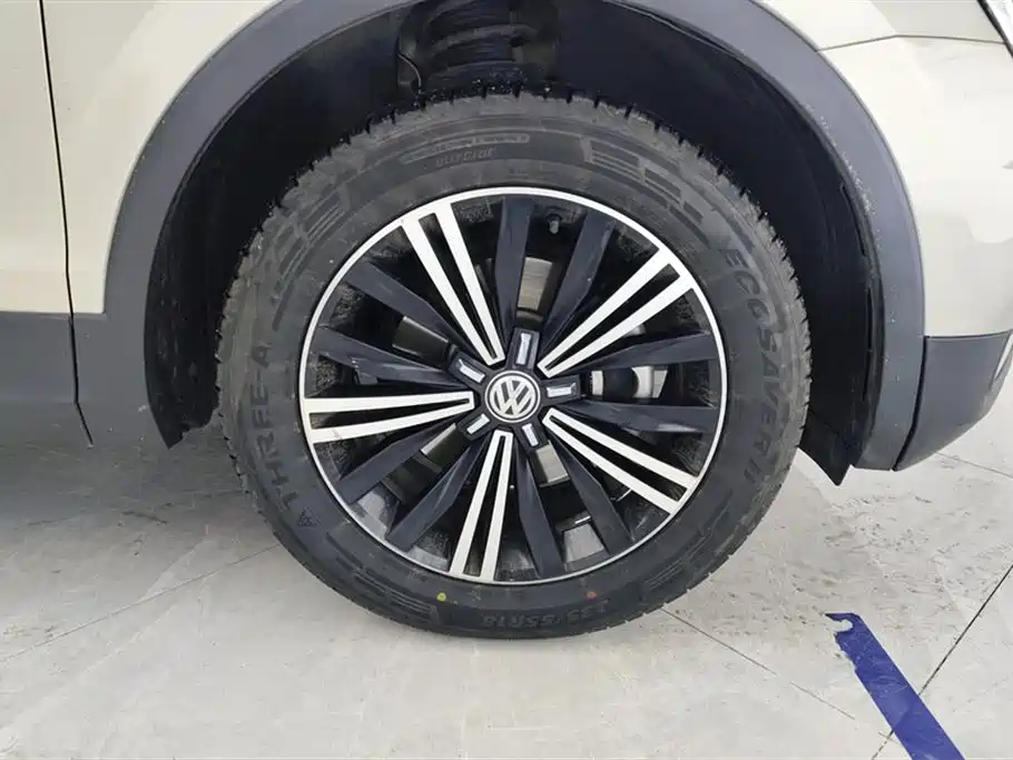 Volkswagen Tiguan L 2020 — фото 6