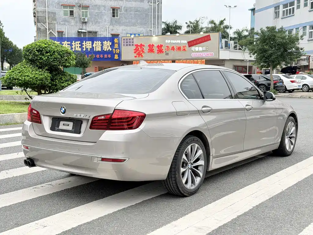 BMW 5 Series 2013 — фото 19