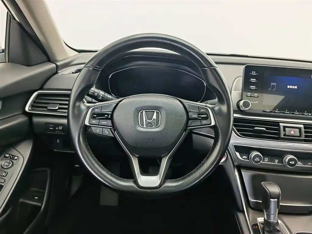 Honda Accord 2020 — фото 11