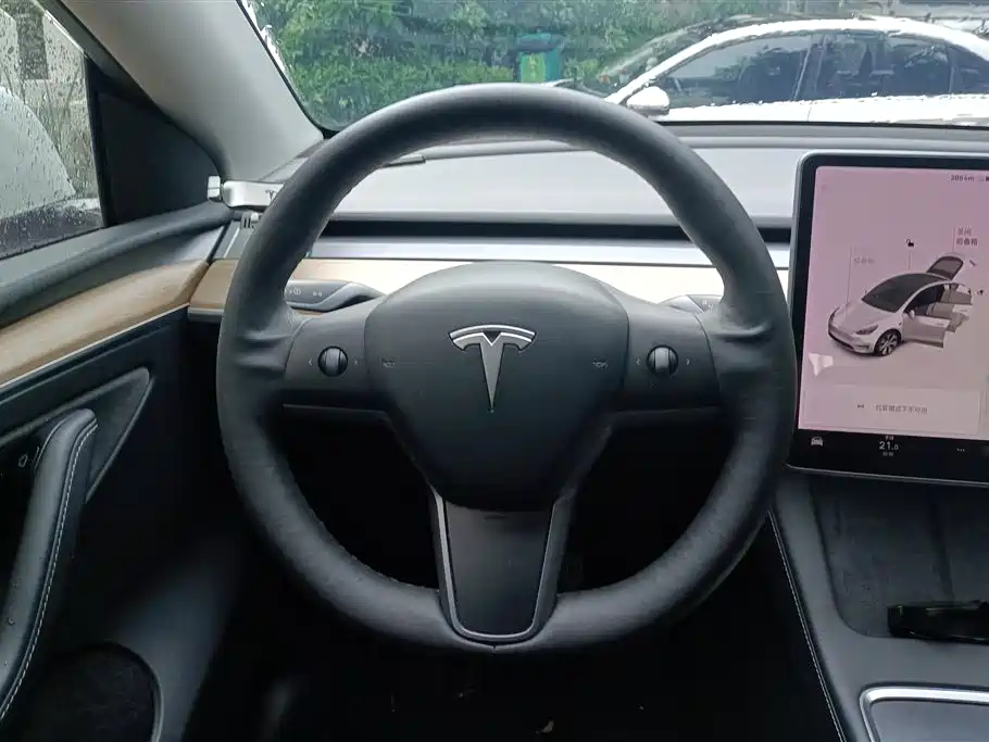 Tesla Model Y 2021 — фото 15