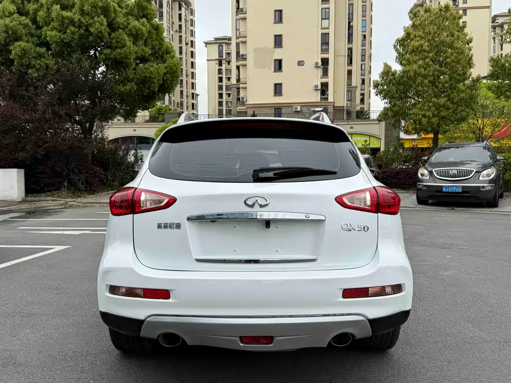 Infiniti QX50 2016 — фото 12