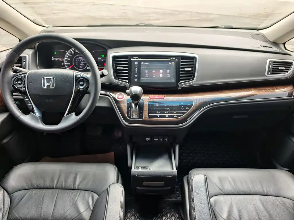 Honda Odyssey 2015 — фото 7